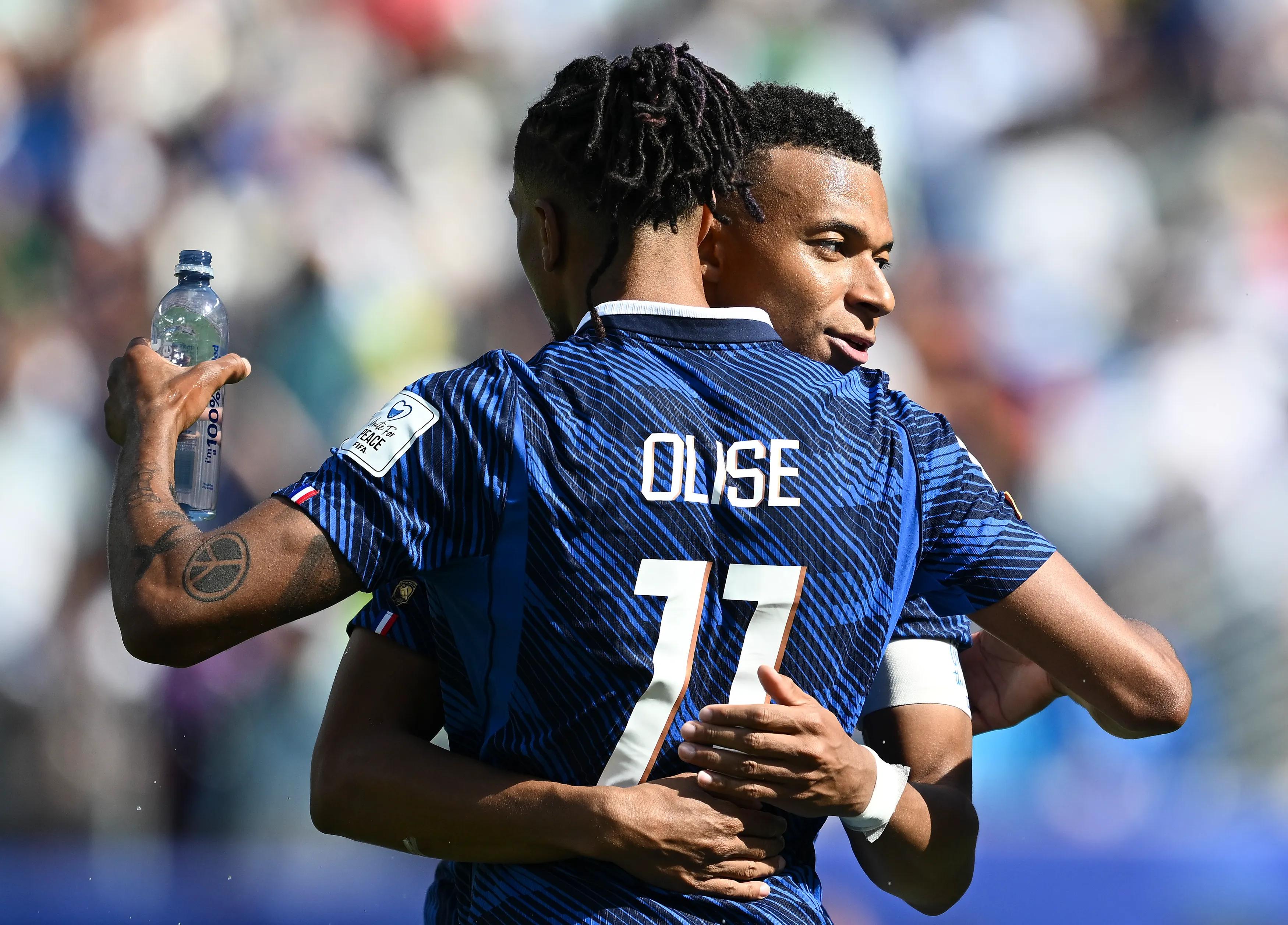 Les Bleus seize the initiative in Group I after a nerve-shredding do-or-die opener